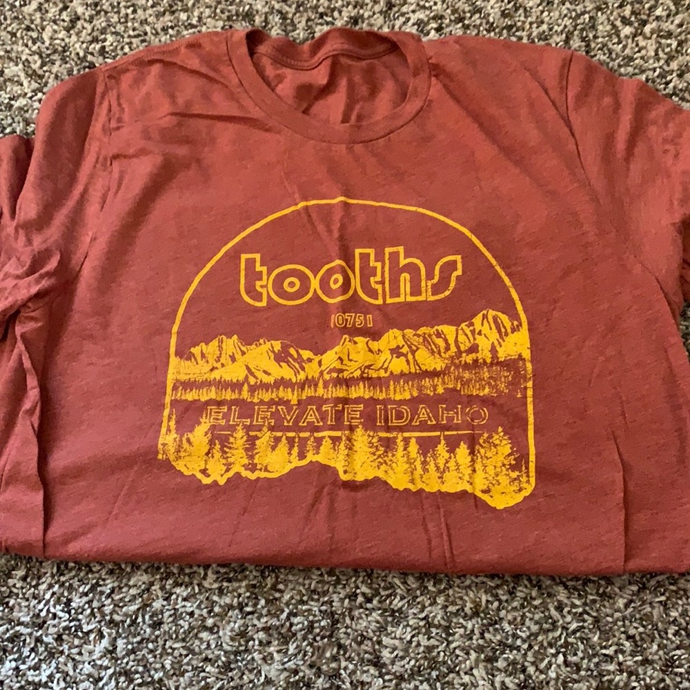 Short sleeve tshirt -need gone by May 1st